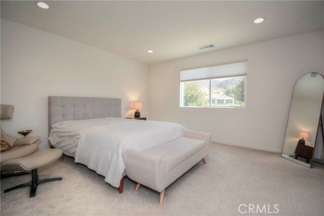 Building Photo - 24218 Hillcrest Dr