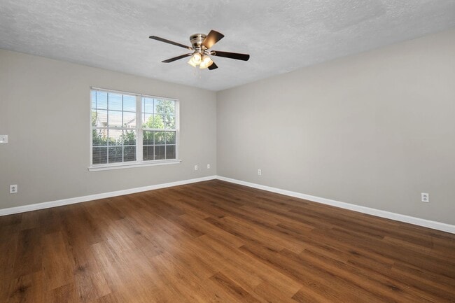 Building Photo - 2320 Willowbrook Dr