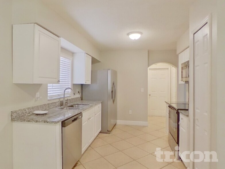 Building Photo - 27209 La Jolla Way