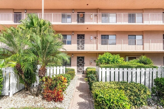 Building Photo - 7321 Amberly Ln