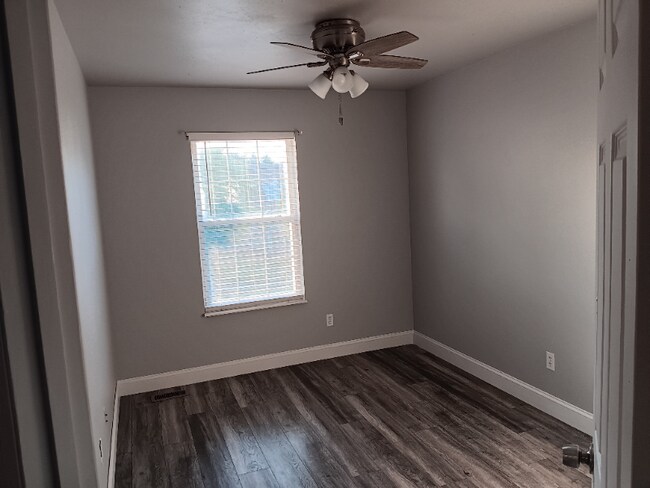 Building Photo - 1274 Garden Village Dr