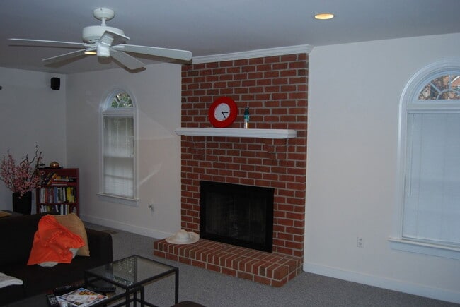 Building Photo - 8413 Wilshire Pl