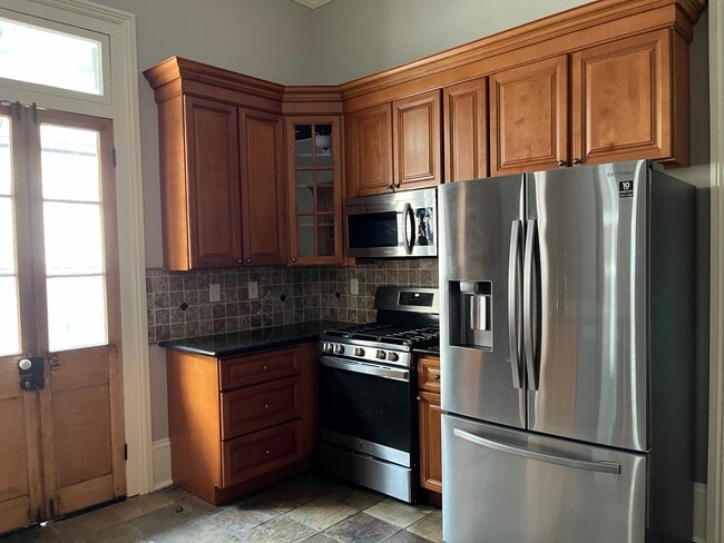 Building Photo - 218 N Alexander St