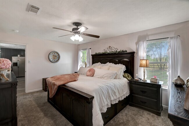 Building Photo - 25401 Hunting Trail