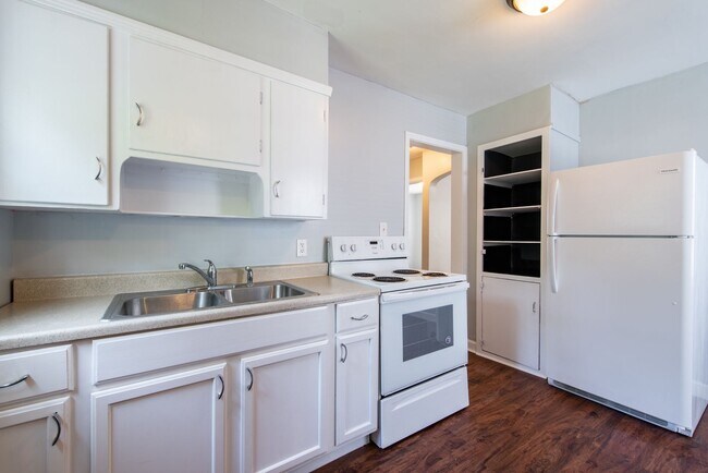 Building Photo - Charming 2-Bedroom Home with Bonus Attic S...