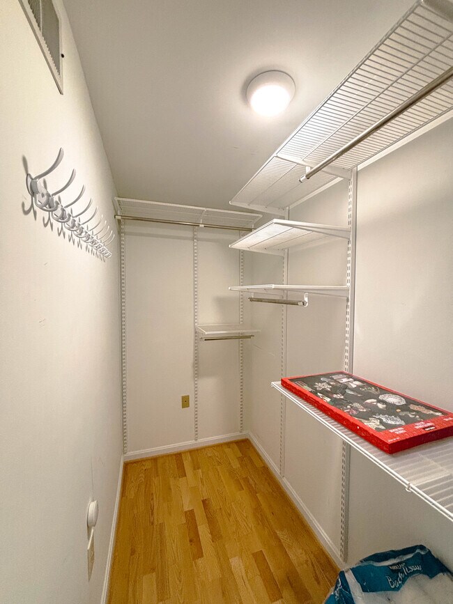 Building Photo - 2411 20th St NW