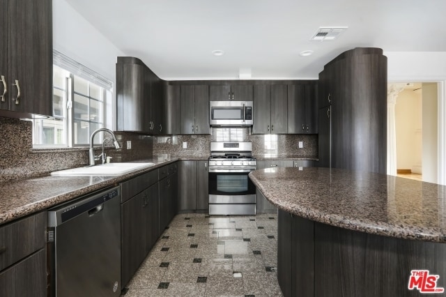 Building Photo - 4356 Kingswell Ave