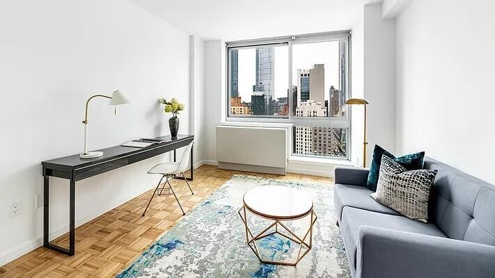 Building Photo - 455 W 37th St