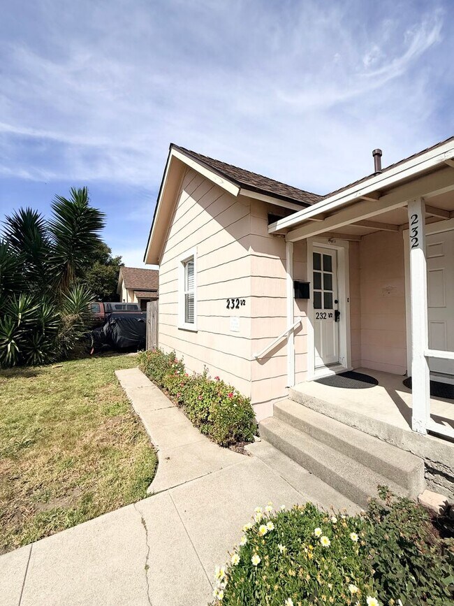 Building Photo - G232-P