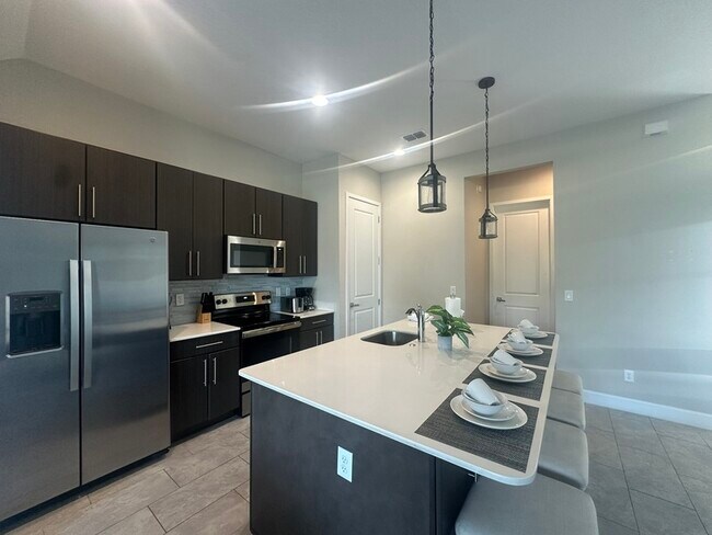 Building Photo - 240 Villa Domani Ct