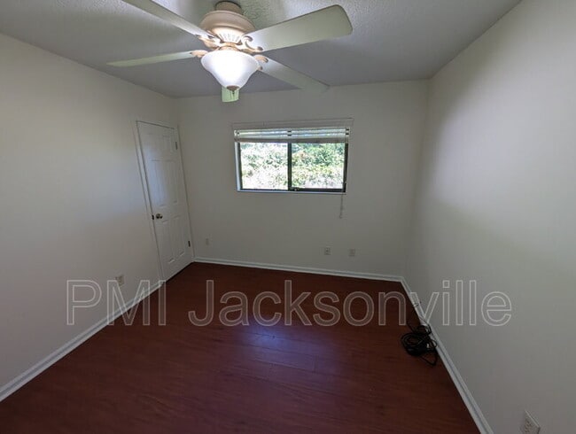 Building Photo - 2257 Fairway Villas Ln N