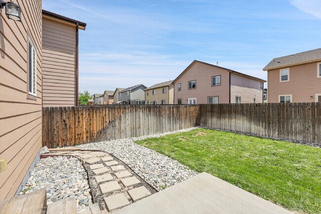 Building Photo - $2,495.00 3-bedroom, 2.5-bathroom in Color...