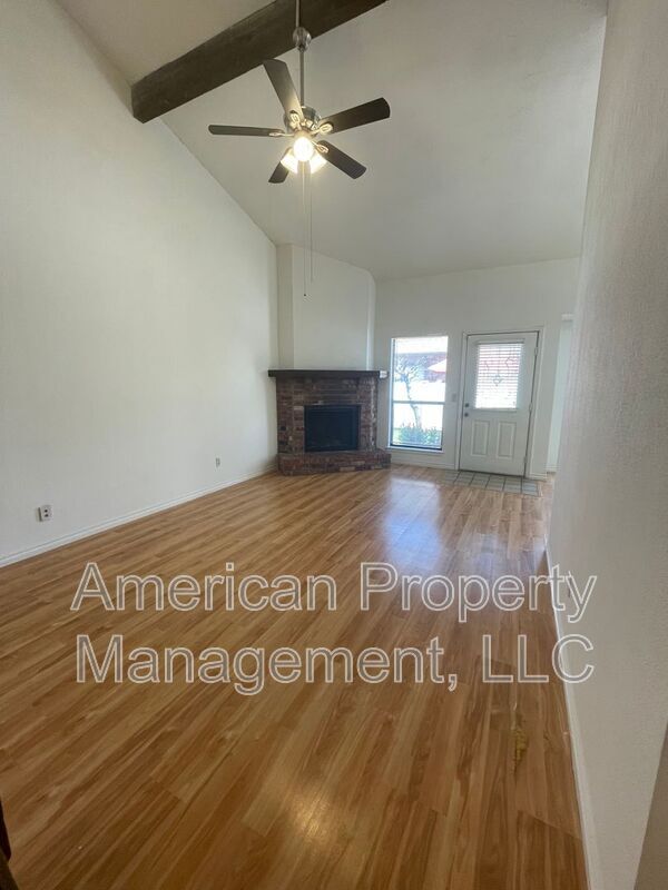 Building Photo - 6185 S Zunis Ave