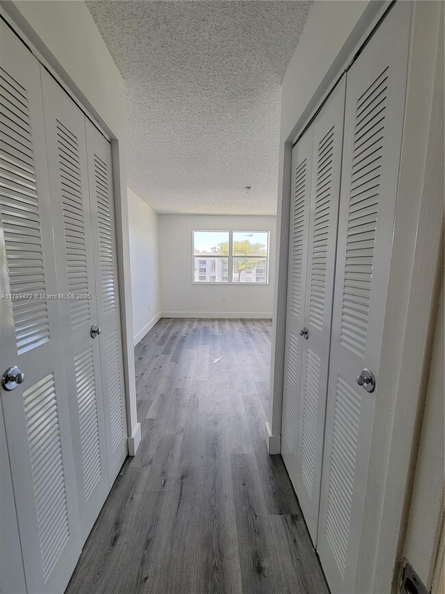 Building Photo - 8600 SW 212th St