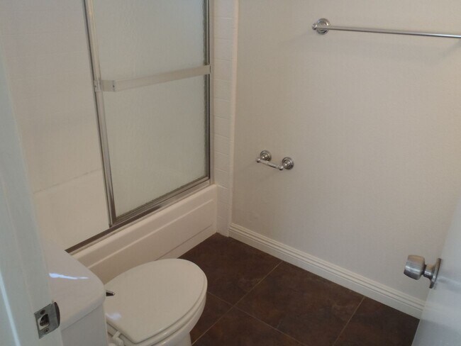 Building Photo - 17762 Paseo Cir