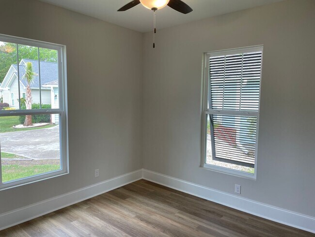 Building Photo - 3 Bedroom 2 Bathroom New Construction Hous...