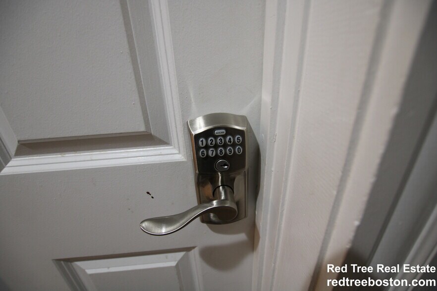 Building Photo - 17 Parker Hill Ave