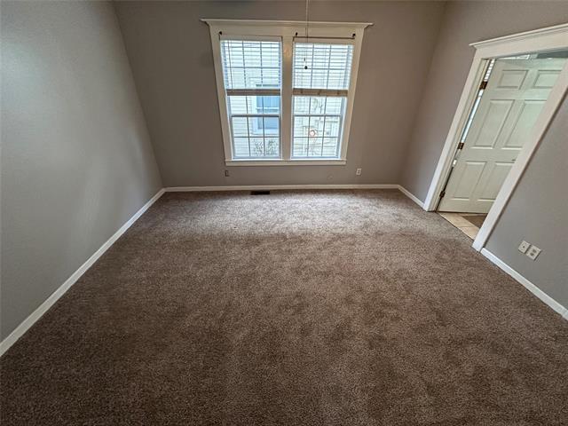 Building Photo - 5614 Columbia Ave