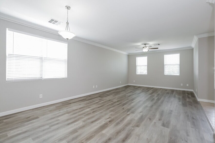 Building Photo - 724 Beechwheat Way