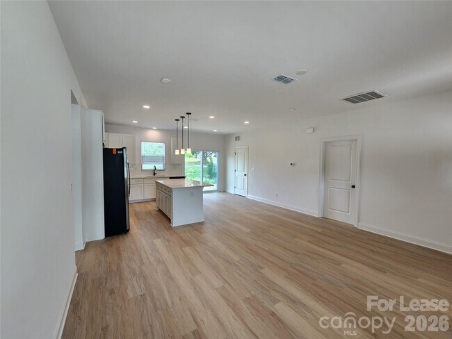 Building Photo - 1021 Jerome St