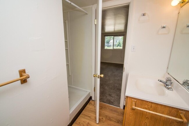 Building Photo - 3375 Moorhead Ave