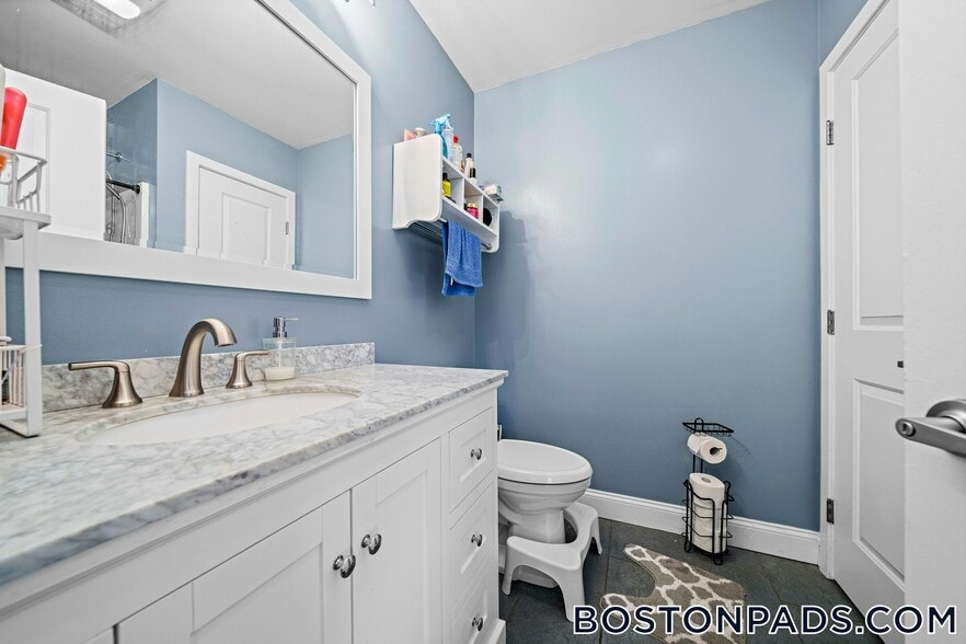 Building Photo - 175 Cottage St