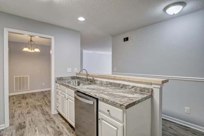 Building Photo - 5008 Hunters Trail