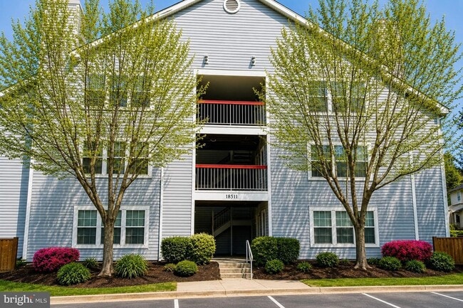 Building Photo - 18501 Fairlight Dr