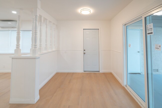 Building Photo - Charming 3 Bedrooms 2 Bathrooms Home $3,50...