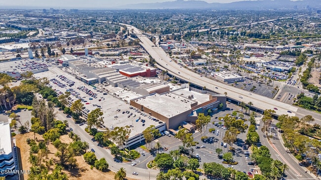 Near Mall & Freeways - 5625 Windsor Way