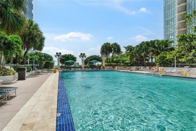 Building Photo - 1717 N Bayshore Dr