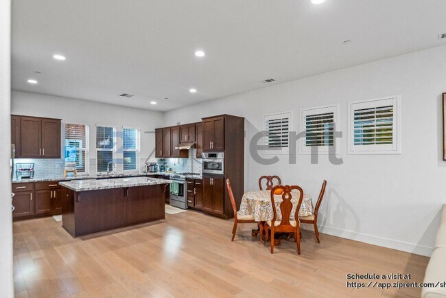 Building Photo - 2008 Confidence Wy