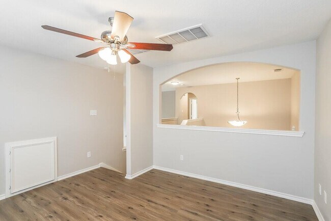 Building Photo - 4939 Forest Hurst Dr
