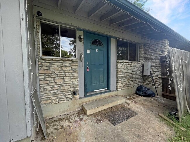 Building Photo - 2503 Cecil Dr
