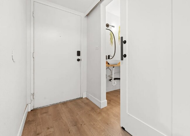 Building Photo - $3,750 - 3 Bed / 2.5 Bath Townhome in San Diego Near SDSU