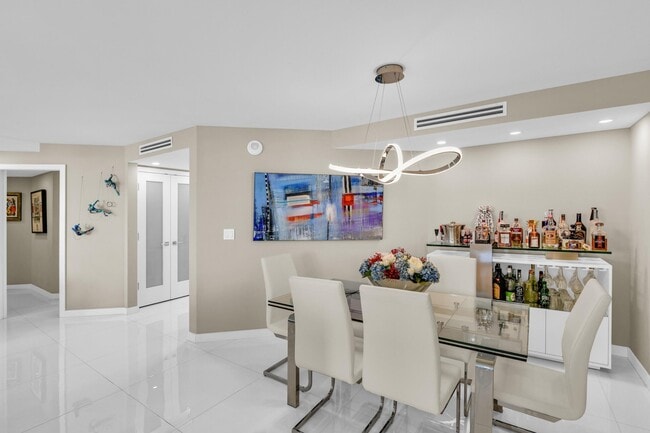 Building Photo - 550 S Ocean Blvd