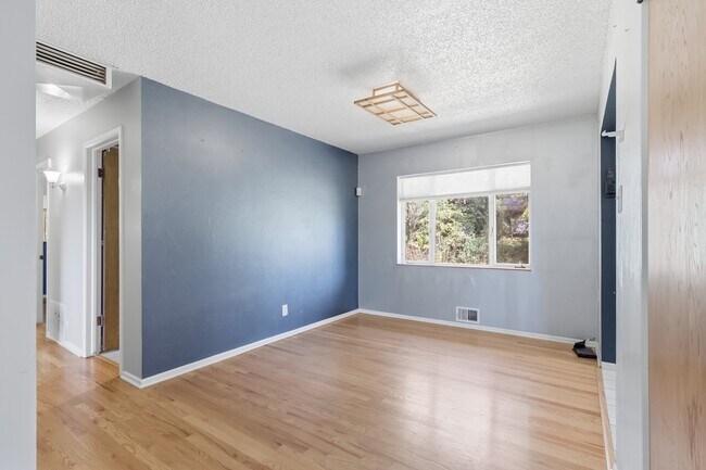 Building Photo - 3705 W Eastman Ave