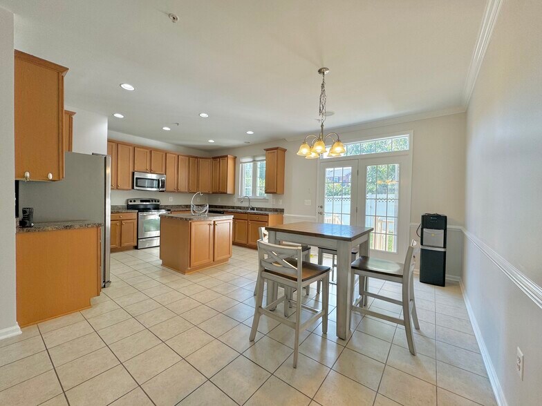 Kitchen and dining - 25530 Joy Ln