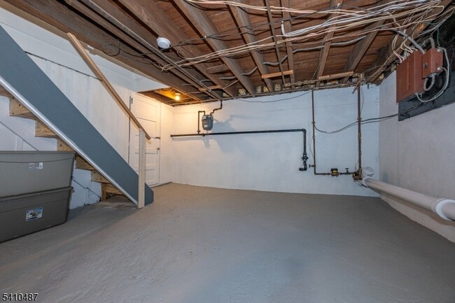 Building Photo - 44 Central Ave