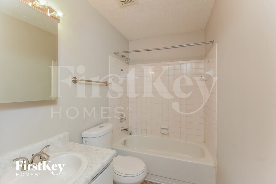 Building Photo - 5707 Windward Way