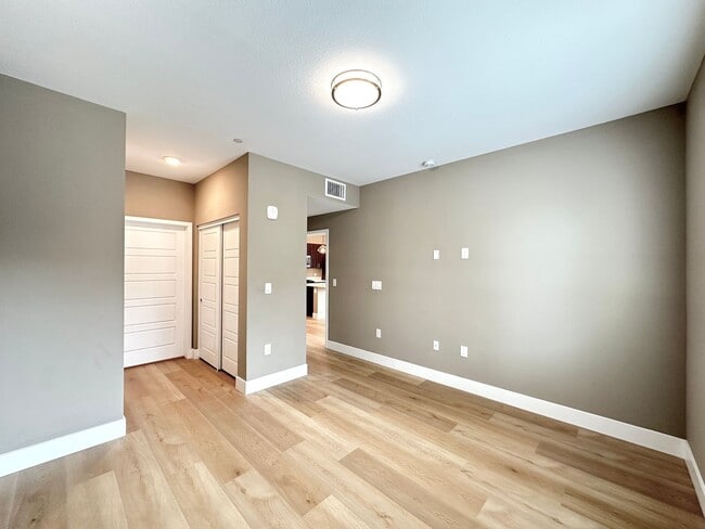 Building Photo - Charleston & 215 Aka Affinity