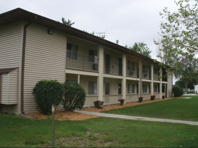 Building Photo - Melcher Park Apartments II