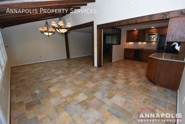 Building Photo - 821 Macsherry Dr
