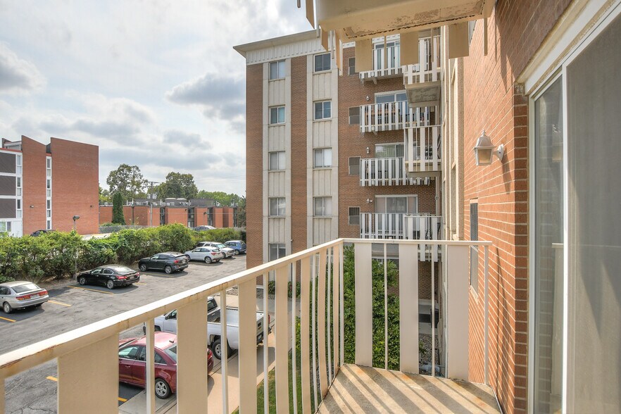 Building Photo - 500 S 37th St