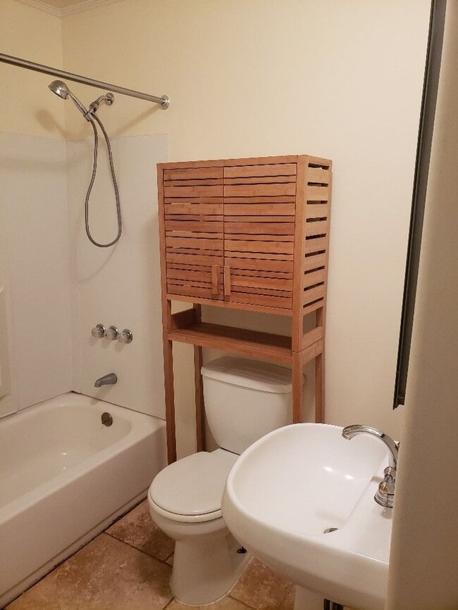Building Photo - STATUS: AVAILABLE | R258A | $1095