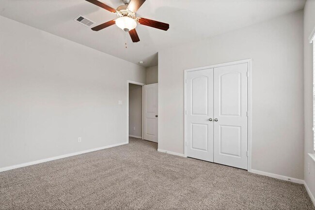 Building Photo - 14108 N Crater Lake Trail