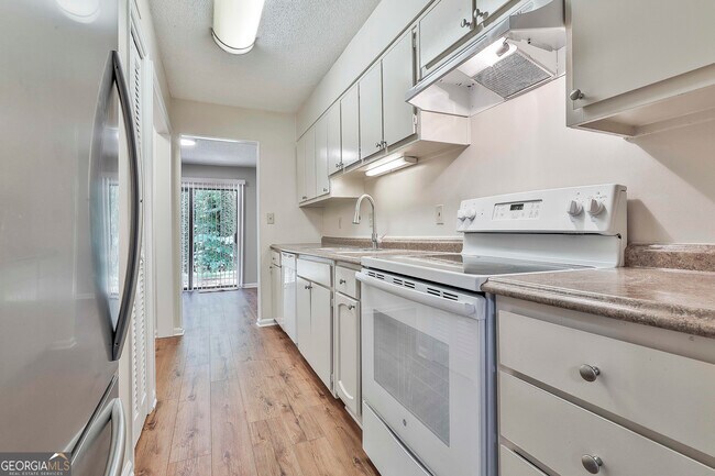 Building Photo - 36 Cobblestone Creek