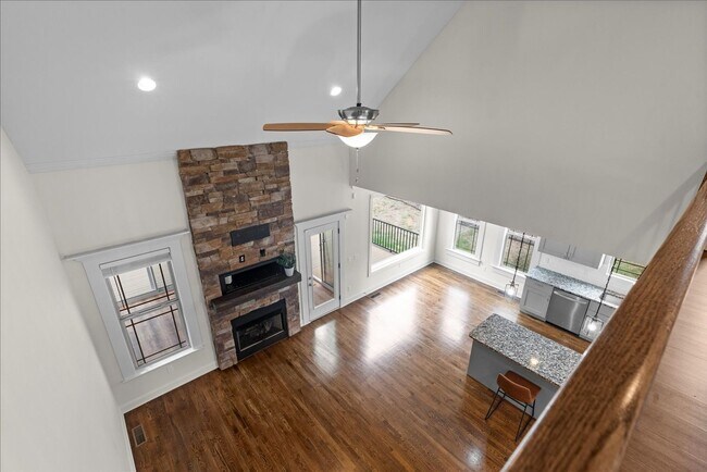 Building Photo - Move-In Ready Luxury in Island Point Estates