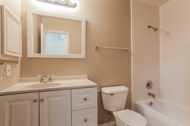 Building Photo - 18703 Singing Woods Dr