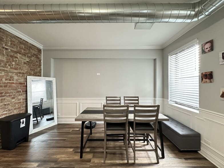 Building Photo - 4117 S Michigan Ave